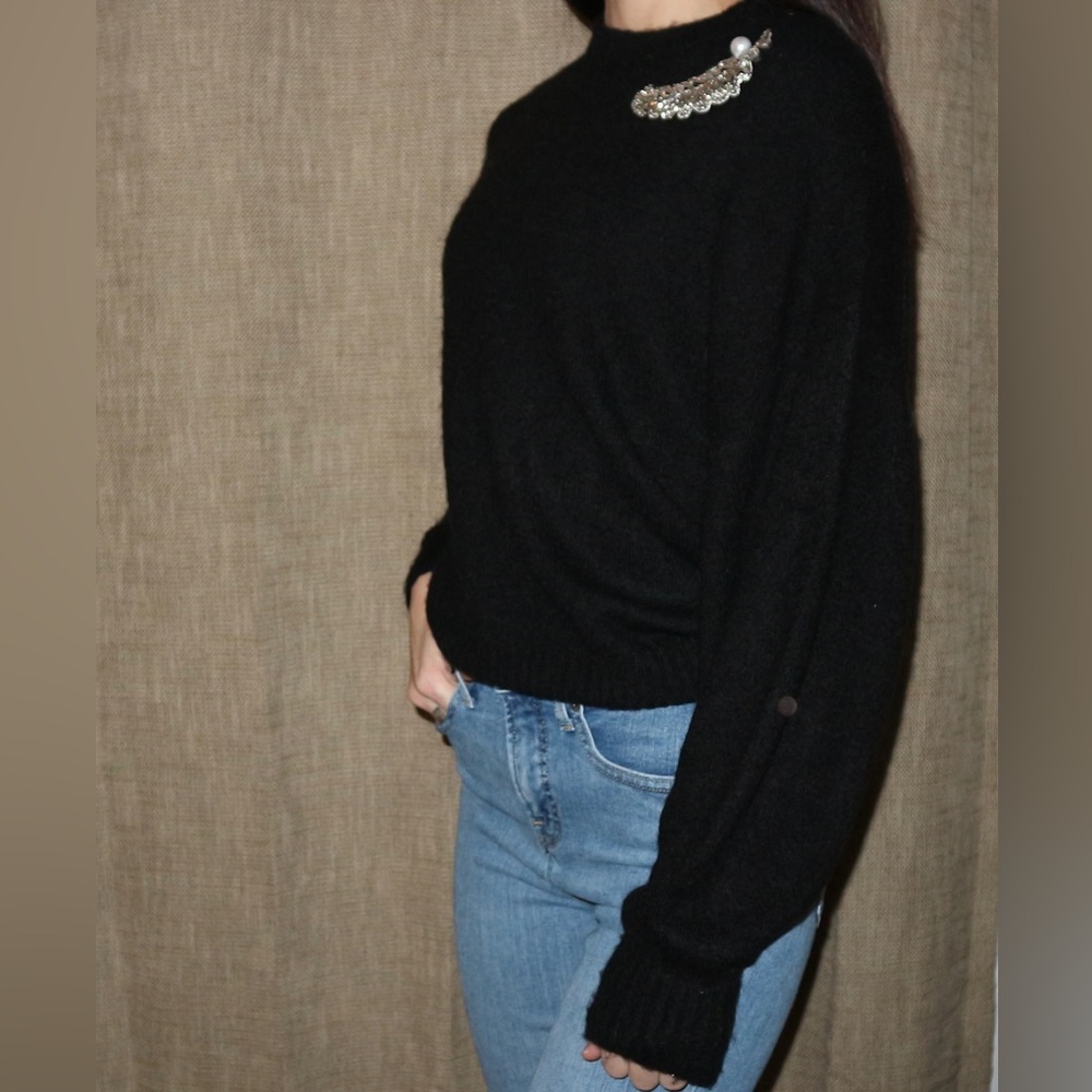 Sold H&M Black sweater Size S